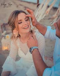 Tatli Gulus Pek Yarasir Gozleri Omre Bedel Ah Ne Guzel Ne Guzel Seni Sevmek Ah Ne Guzel Ne Guzel Ayse Cemil Cekimlerle Ilgili Merak Ettikleriniz I Wedding