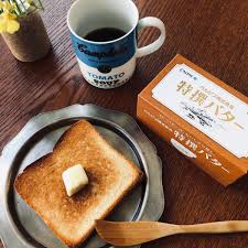 カルピスバター”が主役の朝食トースト。（Mayumi Numao） | Vogue Japan