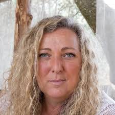 Carmen Criado's Instagram, Twitter & Facebook