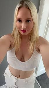 Rachel Mcintyre's Instagram, Twitter & Facebook