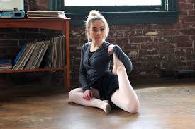 Celebrity Legs and Feet in Tights: Sabrina Carpenter`s Legs and Feet in  Tights 8