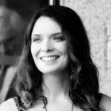 Lauren Oneill's Instagram, Twitter & Facebook