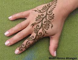 Contoh gambar henna simple atau biasa di kenal dengan istilah henna for fun. 225 Gambar Motif Henna Tangan Sampai Kaki Mudah Dan Simpel