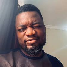 Not their birthdays but i woke up thankful for the gift of amazing  friends.. @kharo____ Super amazing human and sweet human even though he can  sly me.. we have work oo..the pen