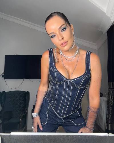 Mis gibi konserdi ; kuliste ben Bengü💘