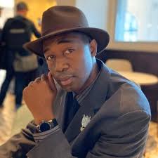 Mark Daniel (@lol4MarkDaniel)