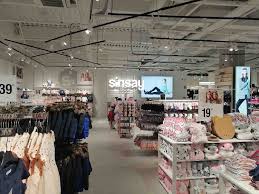 Magazin superstar roman 2, în incinta roman value center (str. Cum AratÄ Noul Magazin Sinsay Deschis AstÄzi La Roman Value Centre Romanul Financiar