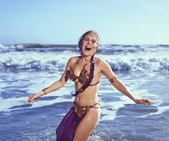 Quand Carrie Fisher Posait Pour Rollingstones Pour Promouvoir Le Retour Du Jedi Princesse Leia Leia Princesse Leia Esclave
