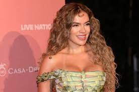 Captan a Karol G entre el público de Coachella