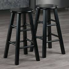 Bangku taman kayu dapat menjadi rekomendasi kursi minimalis bagi anda yang memiliki keluarga besar atau memiliki taman. Kursi Bar Kayu Jati Minimalis Petronille Indo Furniture