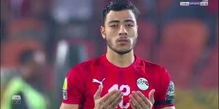 كشف مصدر من داخل الأهلي أن أكرم توفيق متوسط ميدان الفريق يعاني من آلام على مستوى الركبة، وسيتحدد موقفه من السفر لجنوب إفريقيا من أجل مواجهة صنداونز بناء على الفحص الطبي الذي سيخضع له. Ù…ÙˆØ³ÙŠÙ…Ø§Ù†Ù‰ ÙŠØ­Ø³Ù… Ù…ØµÙŠØ± Ø§ÙƒØ±Ù… ØªÙˆÙÙŠÙ‚ Ø§Ù„Ø£Ù‡Ù„ÙŠ Ø§Ù„ÙŠÙˆÙ…