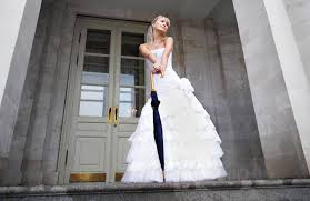 Kurze weiße kleider standesamt brautkleid knielang weiße. Brautkleid Fur S Standesamt So Findet Ihr Das Richtige