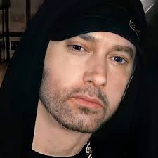 I'm Eminem personal assistant, and you gotta know that Eminem can never  chat you