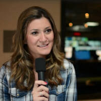 Alexander Riedl Senior Manager, Training“Man sollte offen auf Menschen  zugehen und Spaß mit ihnen haben.” Alexander Riedl ist bei McDonalds für  die Personalentwicklung und die Lehrlingsausbildung zuständig. Das Coolste  daran? “Menschen eine