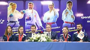 Avrupa şampiyonası 2022 maç sonuçlarının yanında, flashscore.com.tr üzerinde dünyanın dört bir yanından 15'in üzerinde ülkeden, 100'den fazla hentbol karşılaşmasını takip edebilirsiniz. Kimff1 Fvigdam