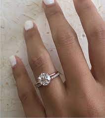 Diamond Engagement Ring Round Brilliant Diamond Bridal Set Etsy Diamondringsvin Round Diamond Engagement Rings Engagement Rings Round Round Engagement Rings