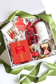 Personalized custom gift boxes online. Holiday Custom Gift Box Holiday Gift Box Christmas Gift Basket Gifts