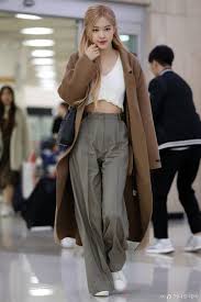 Lisas clothes are a lot edgier and bolder than from the other members. What Are Some Of The Best Outfits Worn By Blackpink Rose Quora