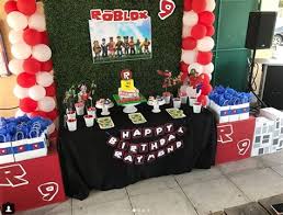 Buzo canguro personalizado roblox niña. Cumpleanos De Roblox Para Ninas Fiesta De Roblox Para Ninos Fiestas De Cumpleanos Para Los Disenos De Cumpleanos Tematico De Roblox Gara Esmeralda