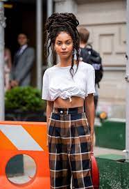 Women's basic short sleeve scoop neck crop top. Cute Crop Top Outfits What To Wear With A Crop Top