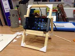 Dt Project How To Make An Easy Fold Down Phone Or Tablet Stand Tablet Stand Projects Woodworking Projects