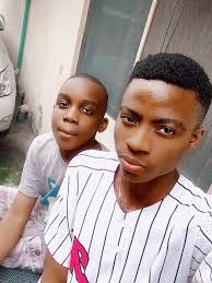 Îwòh Kãłù Vïçtør