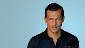 Erol sander born 9 november 1968 as urun saliholu is a turkishgerman actor erol sander driving the volkswagen scirocco r at nurburgring erol sander and. Erol Sander Actor About Dw Dw 08 06 2015