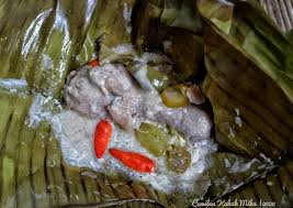 Garang asem ayam dengan bumbu iris dan belimbing wuluh yang pedas, asam, segar. Resep Garang Asem Ayam Paling Enak