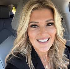 Gretchen Parker's Instagram, Twitter & Facebook