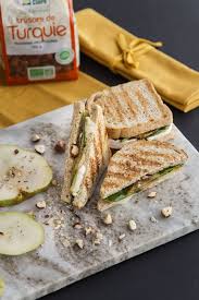 Sandwich Facon Panini Au Brie Et Aux Poires La Vie Claire Recette Idee Recette Brie Poire