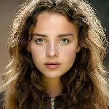 Nintendo has announced the cast of the live-action The Legend of Zelda  movie: Bo Bragason as Zelda Benjamin Evan Ainsworth as Link