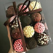 Brigadeiro Gourmet Lucrativo Clique No Pin E Saiba Mais In 2020 Dessert Verpackung Brigadeiro Rezept Lebensmittel Platten