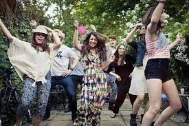 a step by step guide for how to do the cha cha slide cha cha slide cha cha social dance