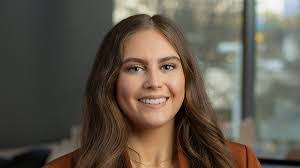 Amber Singleton's Instagram, Twitter & Facebook