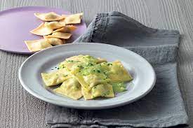 Ravioli di pesce fatti in casa. 10 Idee Per Cambiare Ripieno Ai Ravioli Fatti In Casa La Cucina Italiana