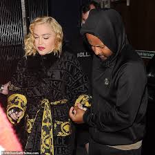 Tee morant, ja's father, said he and his family were enjoying good natured trash talk with some i know heckling, morant said. Aktuelle Boulevard Nachrichten Und Fotogalerien Zu Stars Sternchen Page 57654
