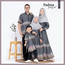 Baju koko batik kombinasi rp 32. 10 Ide Baju Sarimbit Kompakan Dengan Keluarga Saat Lebaran