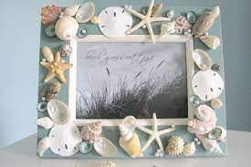 10 Bingkai Foto Lucu Yang Bisa Jadi Dekorasi Kece Di Kamarmu Seashell Crafts Seashell Frame Seashell Projects