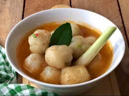 Makanan ini juga termasuk ke dalam makanan yang paling mudah dan cilok ini merupakan makanan tradisional yang sangat dekat dengan masyarakat sunda sejak dulu hingga sekarang. Resep Cilok Kuah Tom Yam Hidangan Yang Menggugah Selera Indozone Id