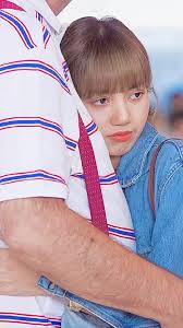 Lisa Abrazando A Su Papa