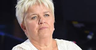 Cela fait plus de vingt ans que cette actrice hors du commun nous fait sourire en jouant le rôle de joséphine. Mimie Mathy Dans Josephine Ange Gardien Au Far West Un Hommage A Mon Papa Purepeople