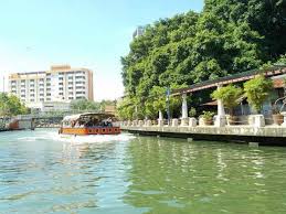 Melaka river park and cruise is a night and day river cruise where you can find many ancient historical buildings, temples and shops. Melaka River Cruise Latest Ticket Prices Location Route