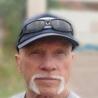 Craig Ehrenberg, 70, of Columbus, died Sunday, May 4, 2025, at his home.  Visitation is 4:00