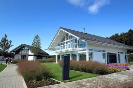 Mit dem namen huf haus verbinden sich anspruch und verpfl ichtung einer familie, die das unternehmen seit über 105 jahren bereits in der dritten generation führt und prägt. Musterhaus In Der Schweiz Europaweit Huf Haus