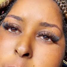 Just admiring this Cat Eye look 🐈