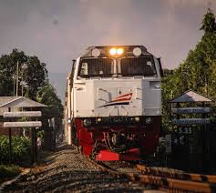 Kereta api logawa menggunakan rangkaian buatan tahun 1993,1994, 1995 dan 2006. Update Jadwal Kereta Api Ranggajati Rute Dan Harga Tiket