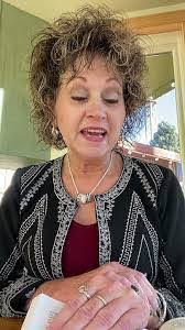 Leia Larson's Instagram, Twitter & Facebook