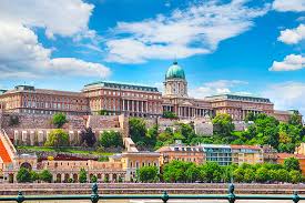 Budapest, die hauptstadt von ungarn und von vielen als das paris des ostens angesehen, ist eine der kulturell wichtigsten metropolen in osteuropa und heimat zahlreicher. Budapest Sehenswurdigkeiten In Ungarns Hauptstadt