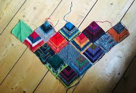 Stricken sie aus allen wollresten kleine oder grosse quadrate oder. Reste Decke 1 Kraus Links
