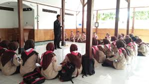 Nah bagi anda yang berencana untuk melanjutkan ke perguruan tinggi ini, pastikan untuk sering mengecek website resminya karena akan sering muncul. Dewan Ambalan Smk Citra Bangsa Mandiri Berlatih Jurnalistik Banyumas Rri Purwokerto
